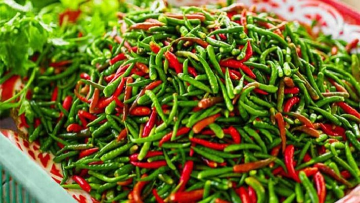 কাঁচা মরিচ না লাল মরিচ, কোনটার উপকারী বেশি?